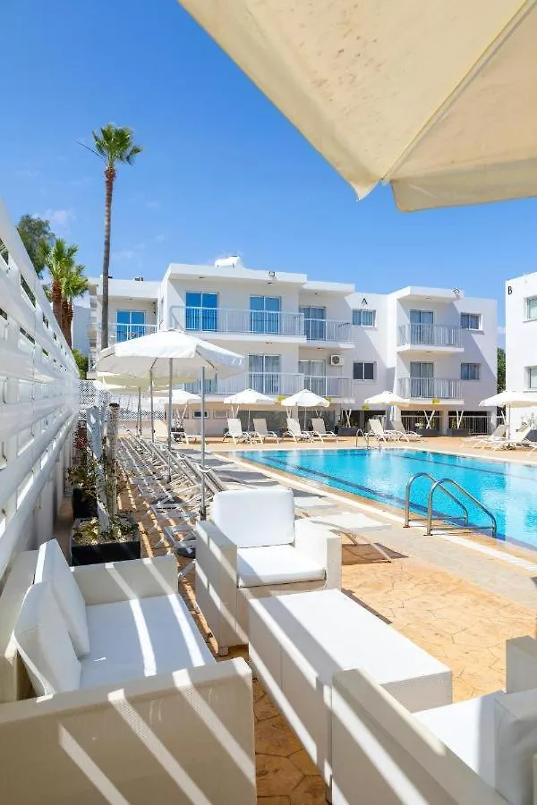 Piazza Napa Suites Ayia Napa